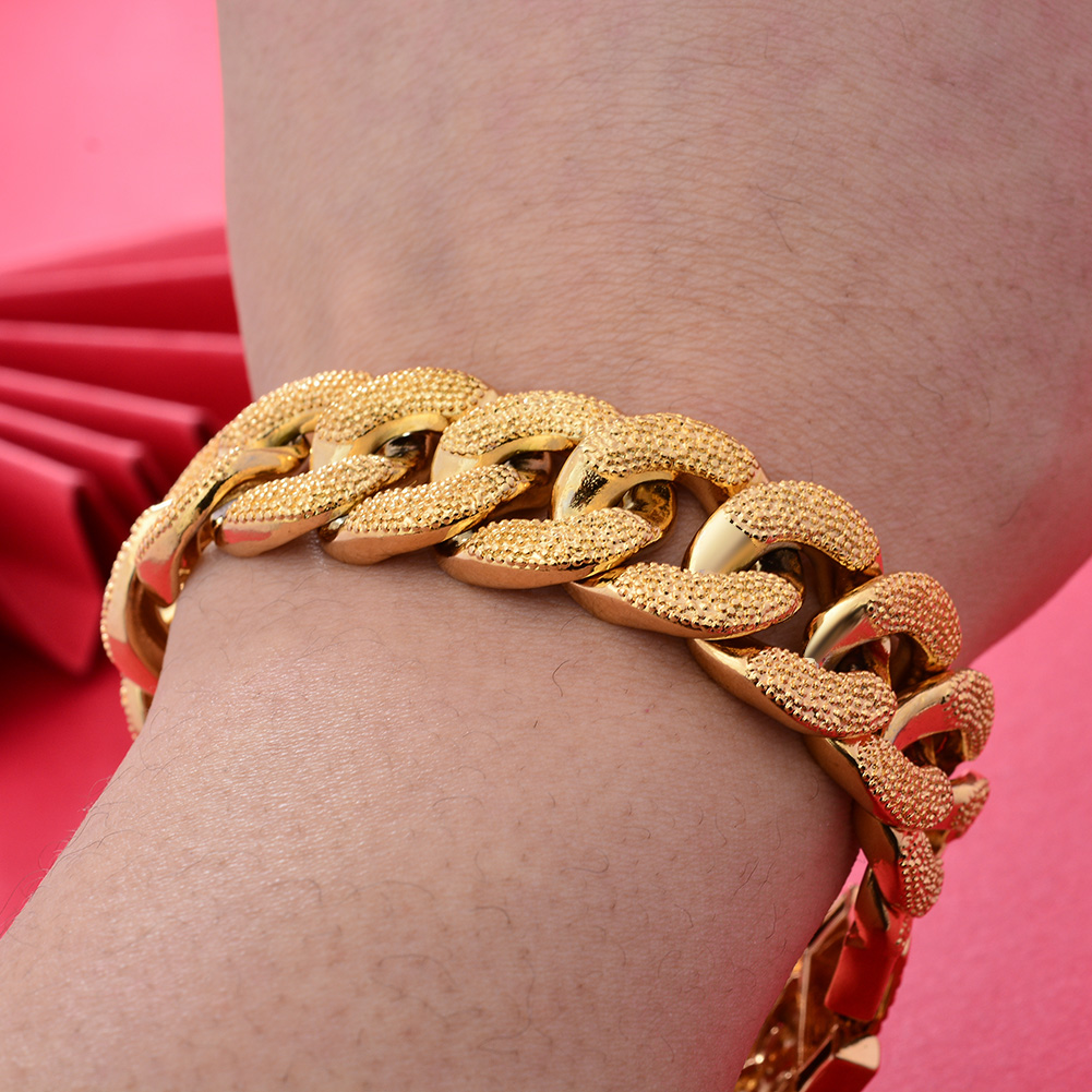 Street Fashion Dubai - 18k Dubai Gold Color Bracelet for