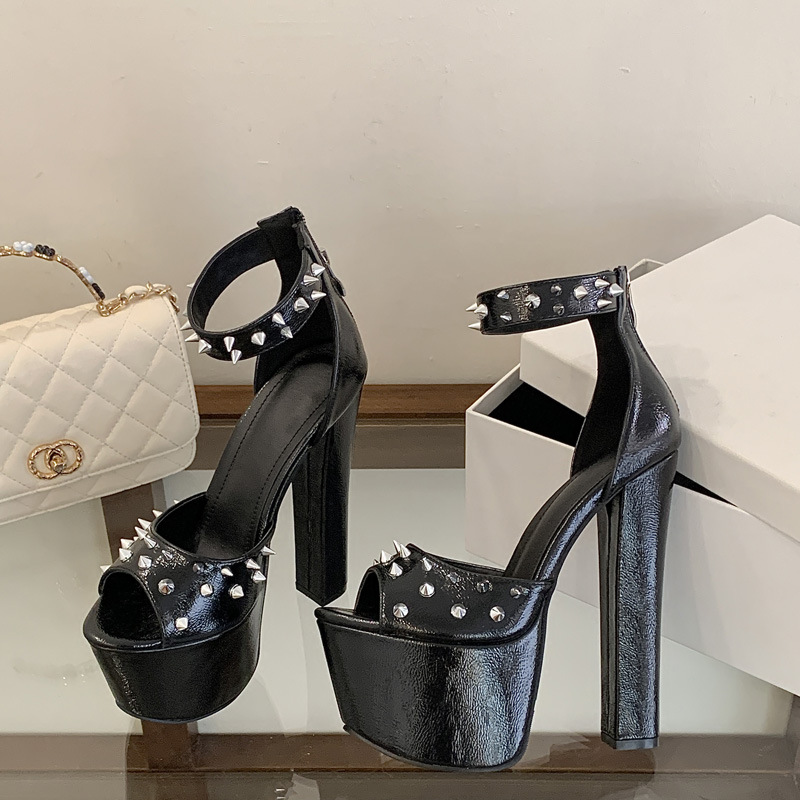 Fashion Design Metal Rivet Bac - огляд і ціна Street Fashion Designer