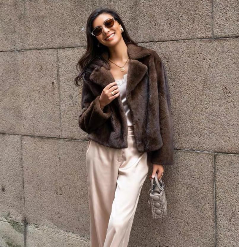 Women's 100% Genuine Mink Fur  - огляд і ціна Street Fashion Logo