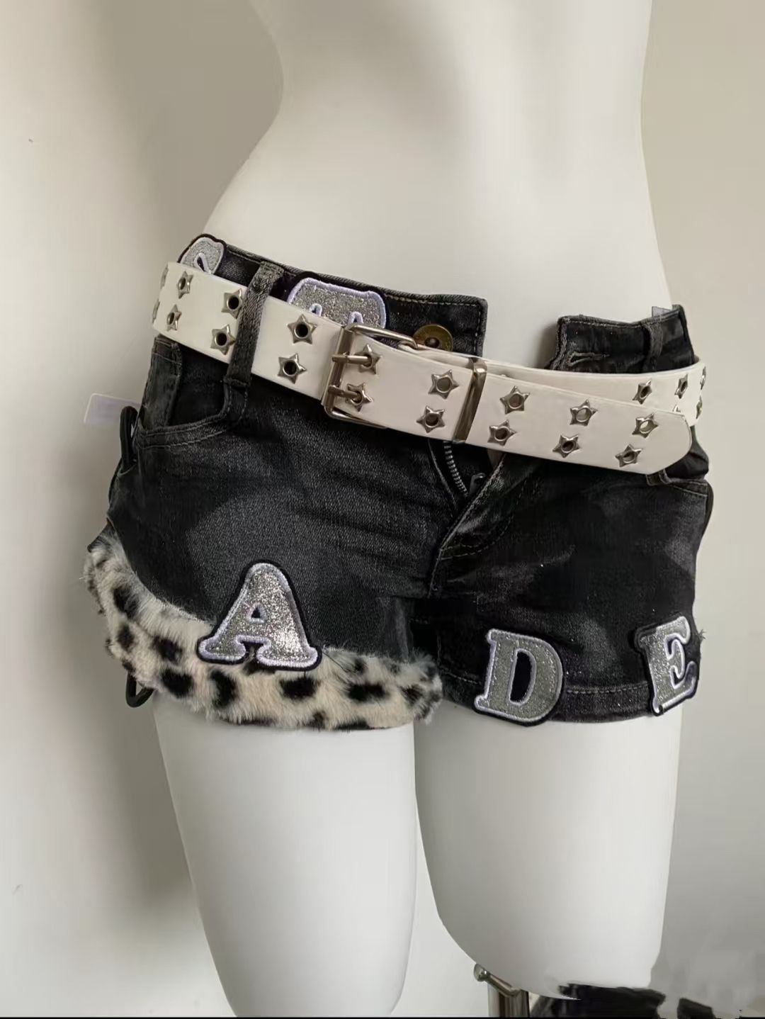 Y2k Embroidered Patch Denim Sh - огляд і ціна Street Fashion Denim