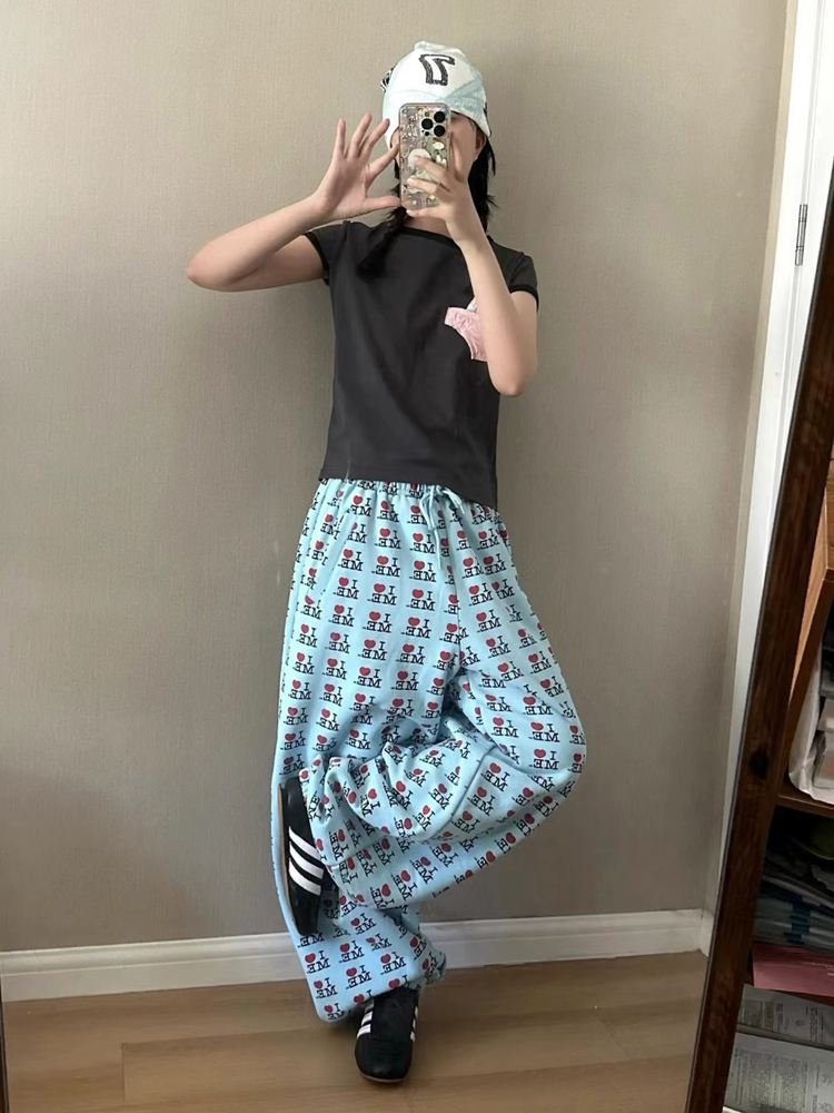 London Gen Z Girl Subculture Y - огляд і ціна Street Fashion London
